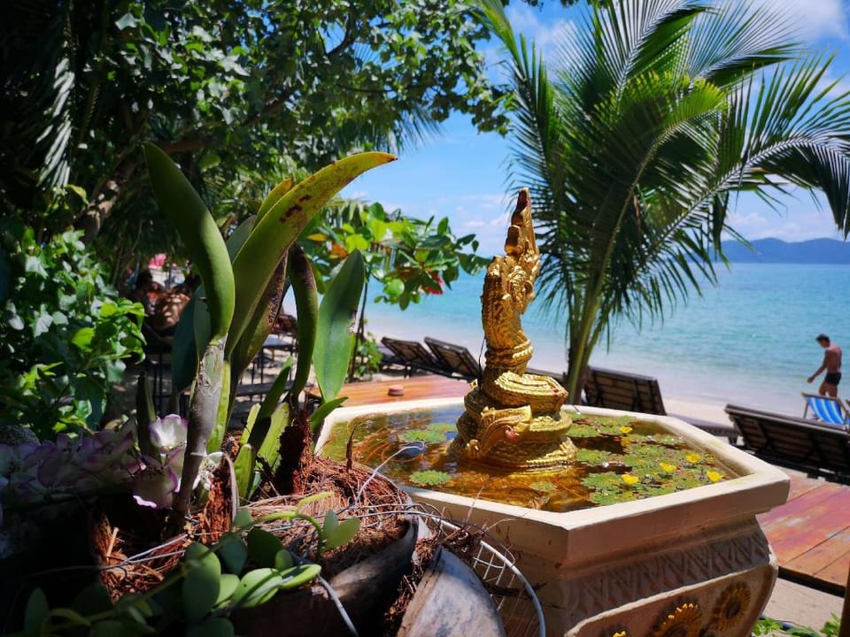 Yuyu golden beach hotel Resort in Koh Chang Tai