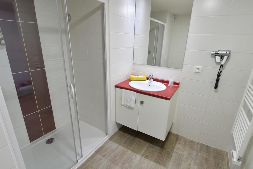 Appart-Hôtel Mer & Golf City Bordeaux Bassins à flot Apartment hotel in Bordeaux