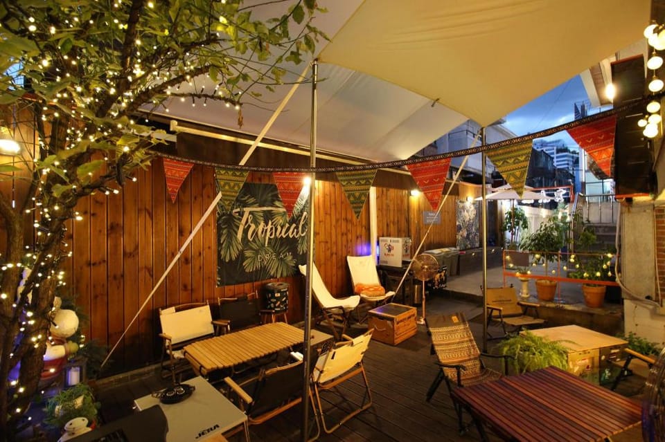Bunk Guesthouse Hostel Bed and Breakfast in Seoul