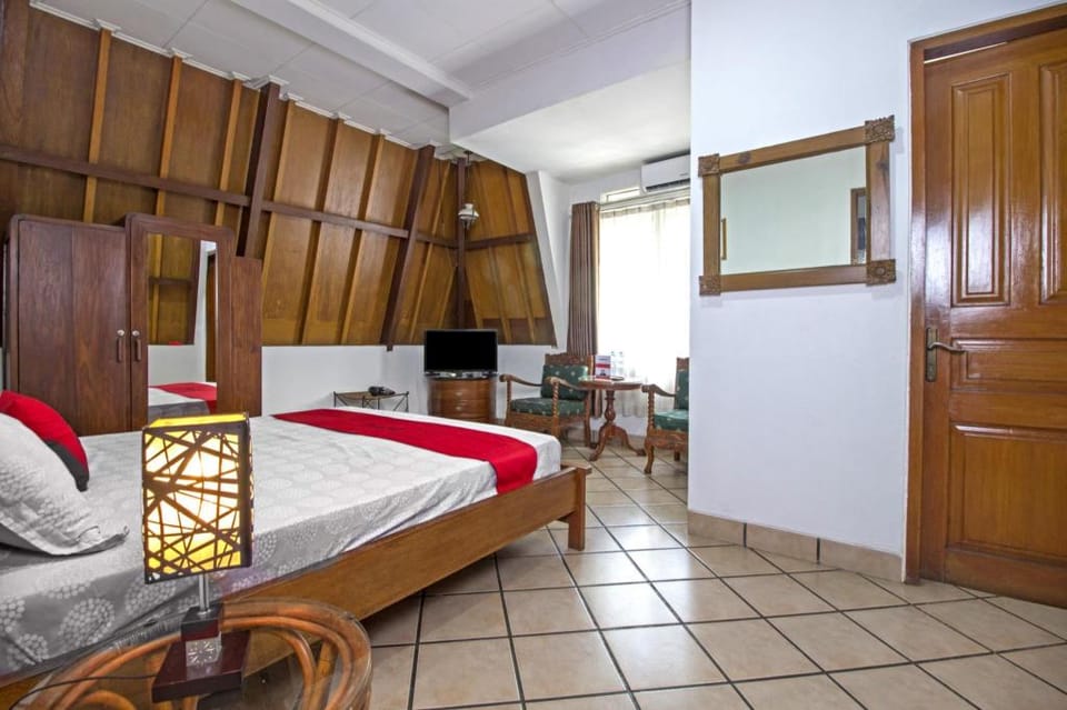 RedDoorz Plus near Parahyangan University Hotel in Bandung