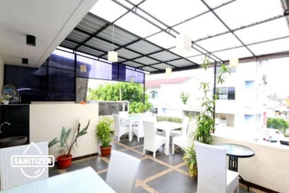 Bantal Guling Pasar Baru Bed and Breakfast in Bandung