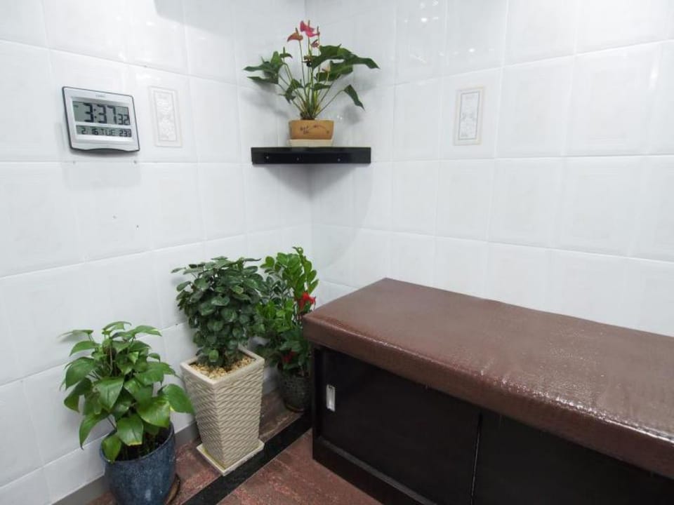 Toms Guesthouse Hotel in Hong Kong