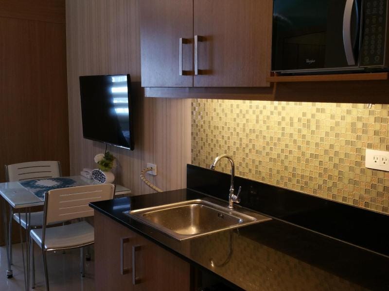 FilNaija at Shell Residences Apartment in Pasay