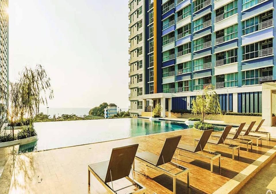 Lumpini Parkbeach Pattaya Pool View Apartment in Pattaya City