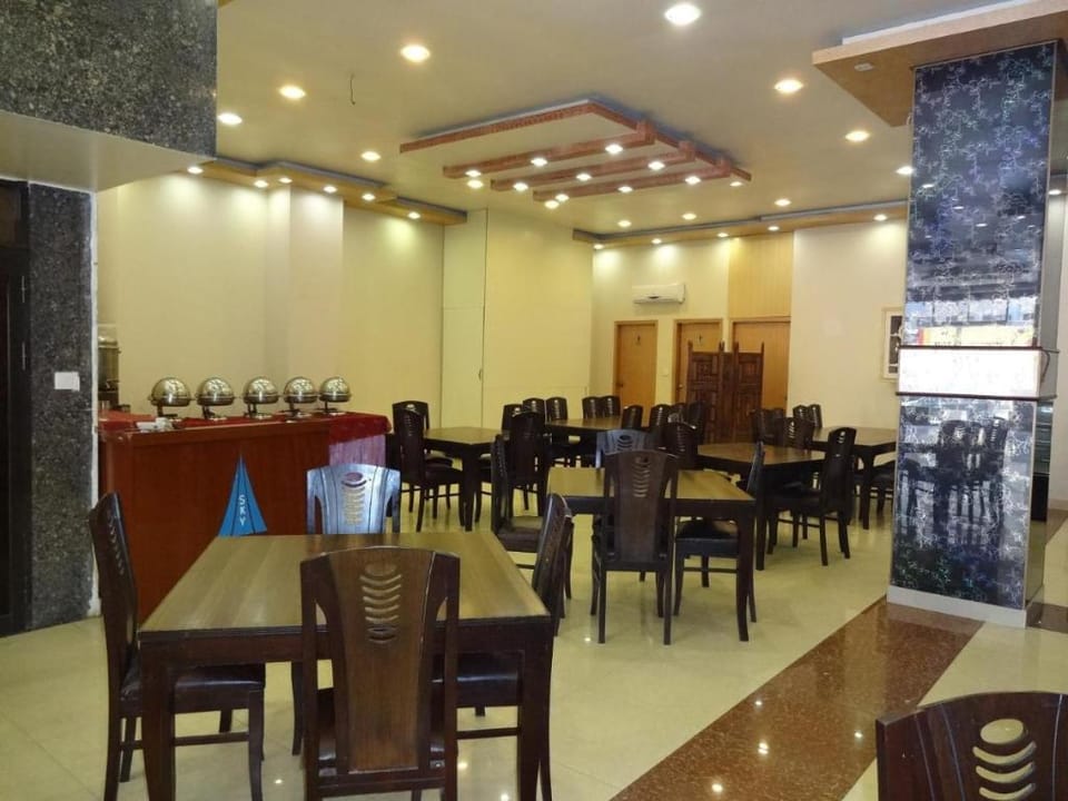 Hotel Sky Towers Hotel in Karachi