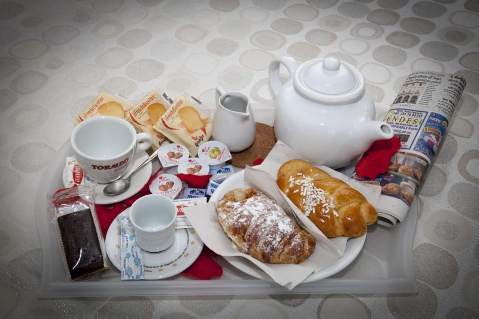 Napoli Garibaldi Square Bed and Breakfast in Naples