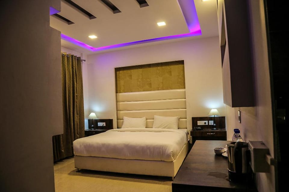 Park Residency Hotel in Delhi