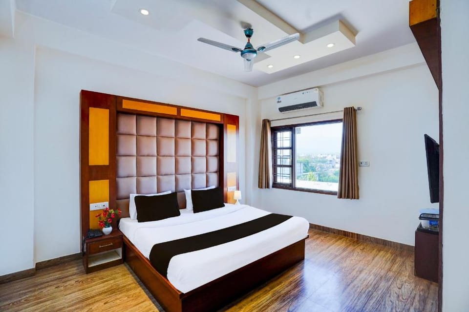 Super Townhouse Prince Chowk Near Railway Station Hotel in Dehradun