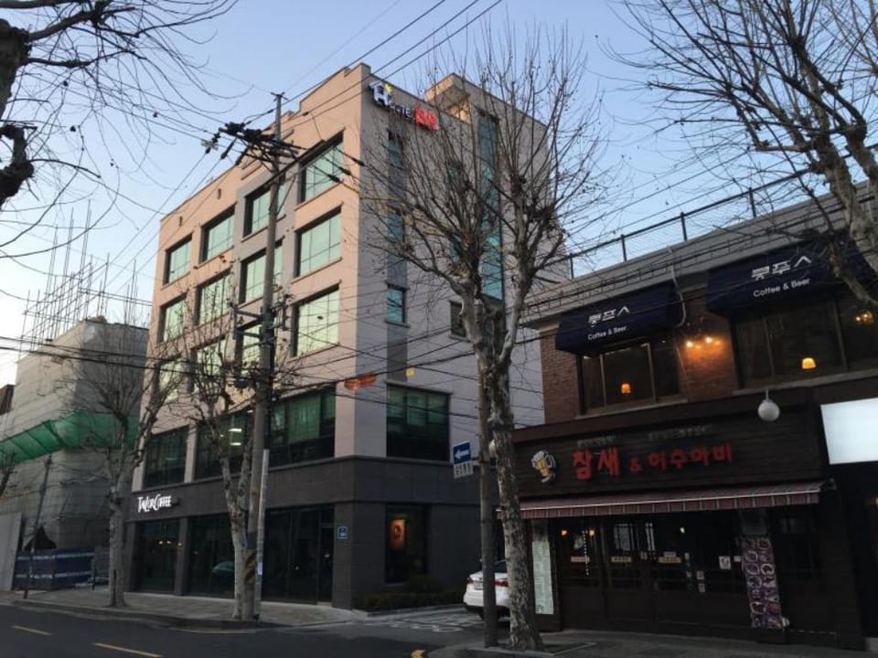 Seoul Crown 88 Guest House - Foreigners only (Korea Quality) Hotel in Seoul