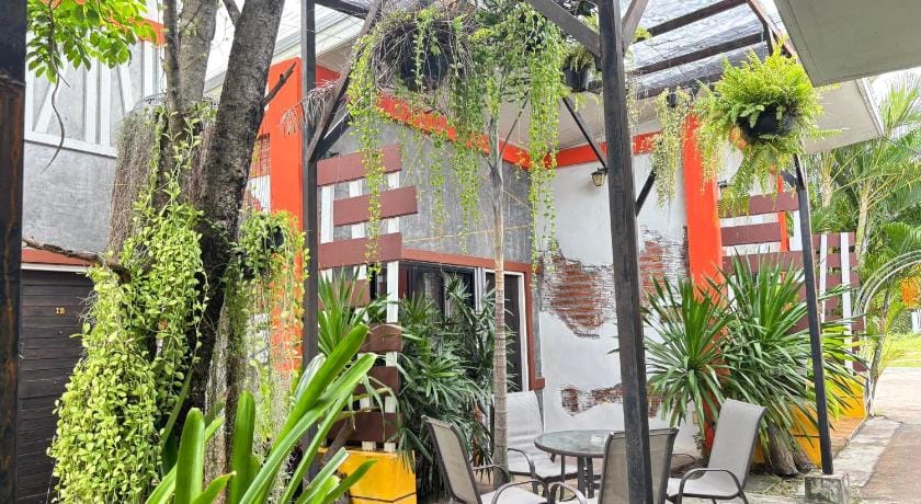 Le Park 23 Boutique Resort Bed and Breakfast in Laos