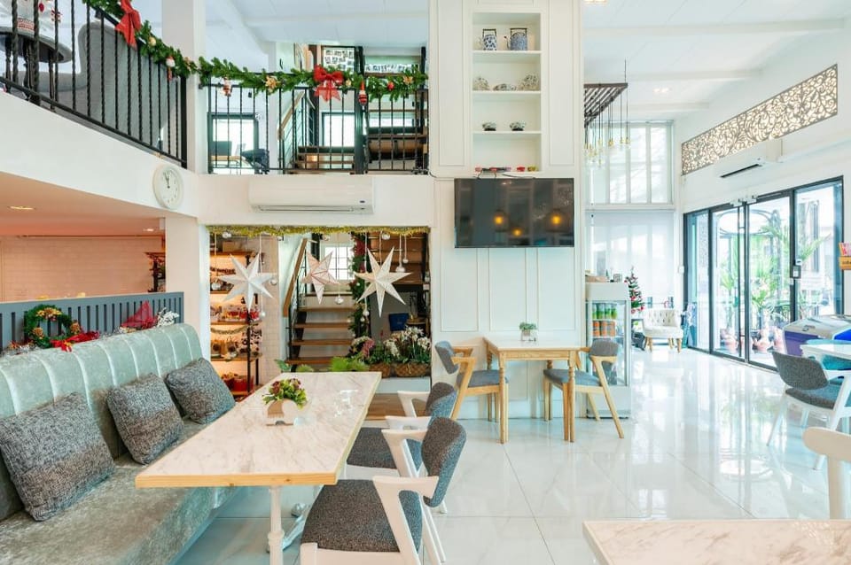 White Ivory Bed and Breakfast Hotel in Bangkok