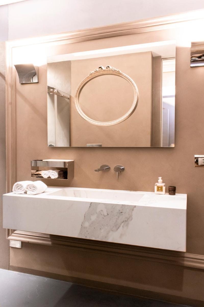 Le Quattro Dame Luxury Suites Bed and Breakfast in Rome