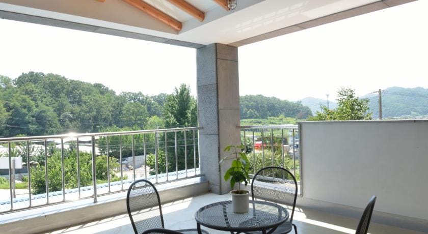 Andong Poonggyung Hostel N Library Bed and Breakfast in South Korea