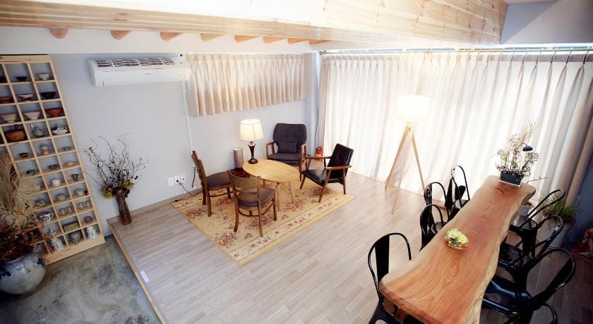 Andong Poonggyung Hostel N Library Bed and Breakfast in South Korea
