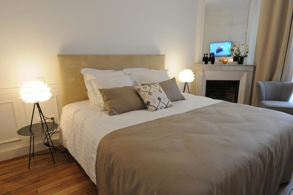 Relais12bis Bed & Breakfast By Eiffel Tower Bed and Breakfast in Paris