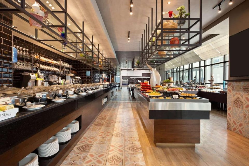 Ramada Resort by Wyndham Manama Seef Hotel in Manama
