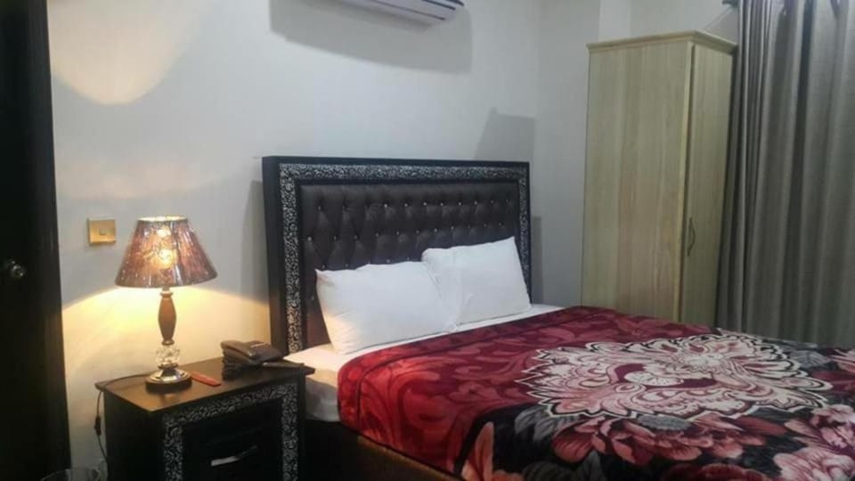 Hotel Day In Hotel in Lahore
