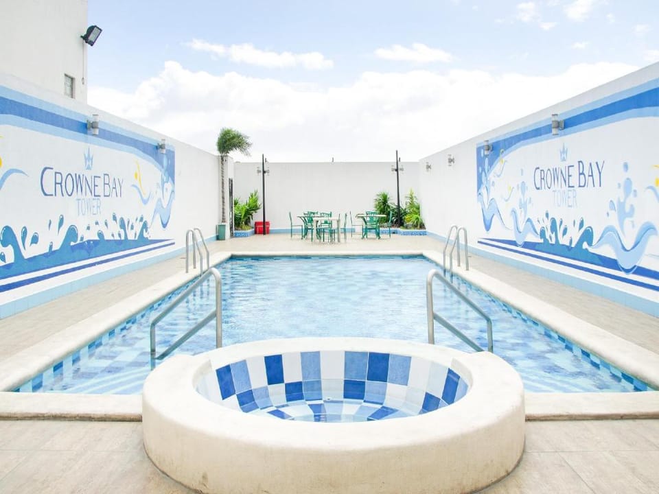 Touristation @ Crowne Bay Tower Apartment in Pasay