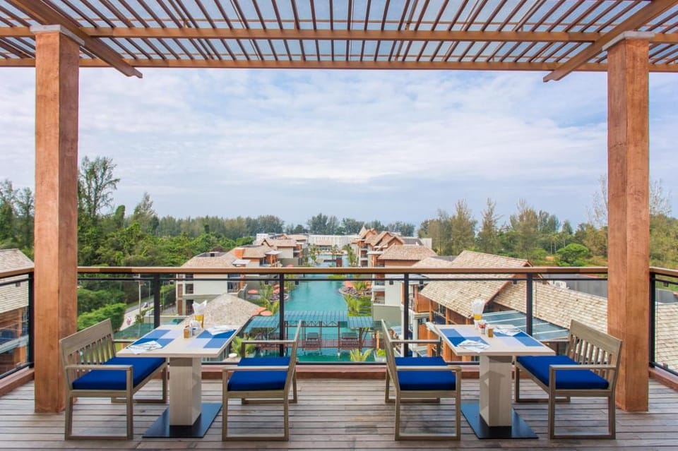 Mai Holiday by Mai Khaolak - Adult Zone Hotel in Khuekkhak