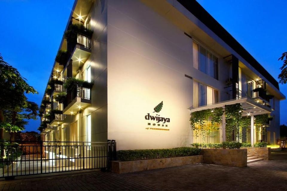 Dwijaya House of Pakubuwono Apartment hotel in South Jakarta City
