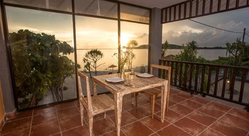 Sunsethouse-gilimeno Hotel in Pemenang