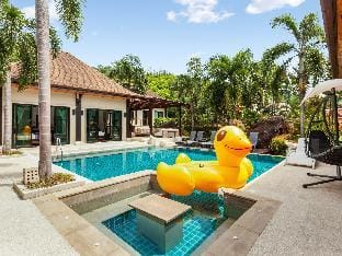 Luxury 8 bedrooms Pool Villa Villa in Rawai