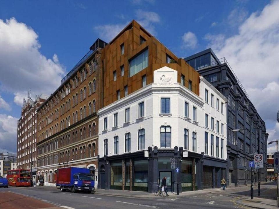 Shoreditch City Living Apartment in London Borough of Islington
