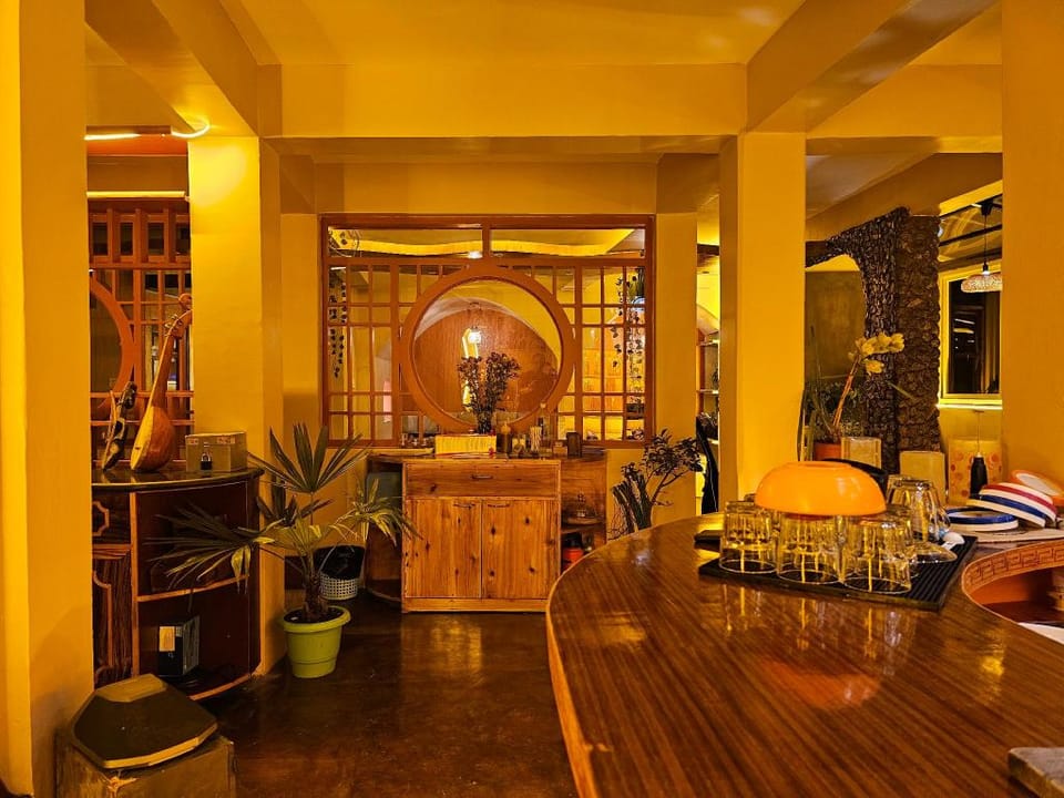 Golden Orchid-The Lodge Hotel in Darjeeling
