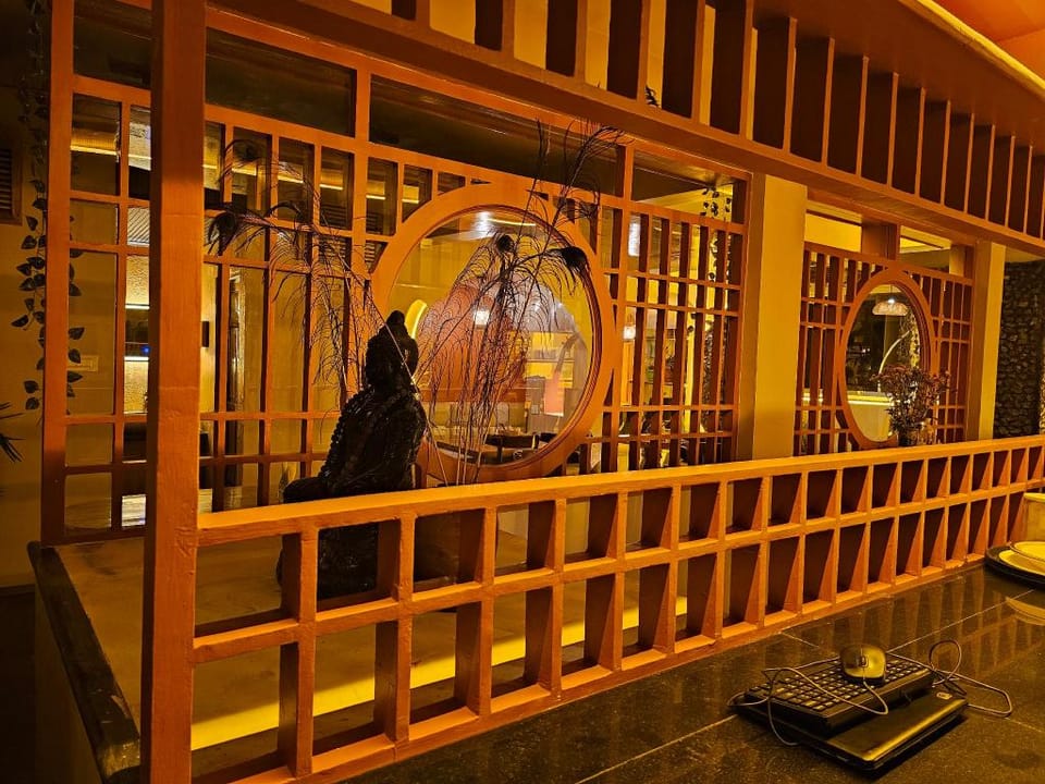 Golden Orchid-The Lodge Hotel in Darjeeling