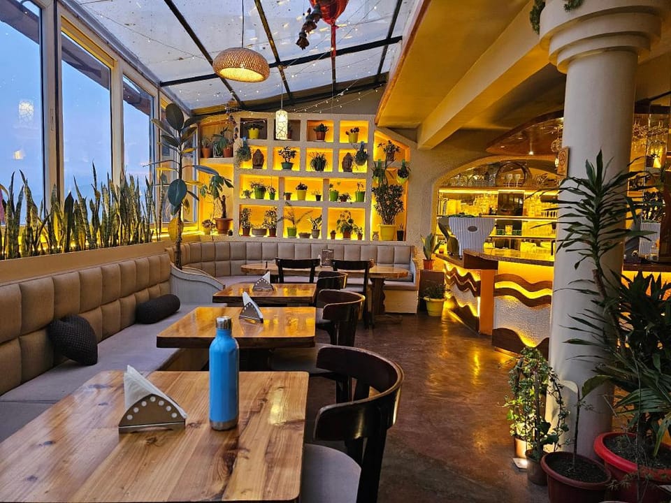 Golden Orchid-The Lodge Hotel in Darjeeling