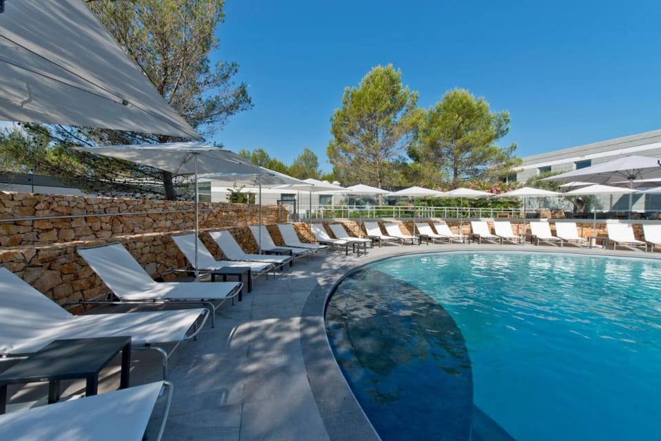 Golden Tulip Sophia Antipolis - Hotel & Spa Hotel in Valbonne