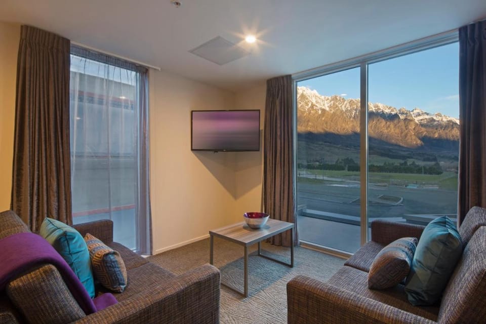 Ramada Suites by Wyndham Queenstown Remarkables Park Hotel in Queenstown