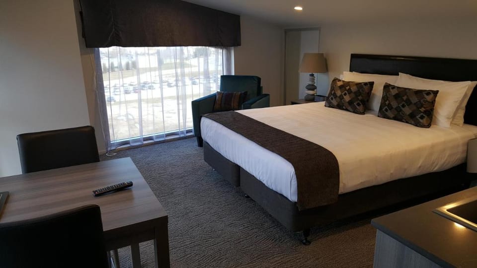 Ramada Suites by Wyndham Queenstown Remarkables Park Hotel in Queenstown