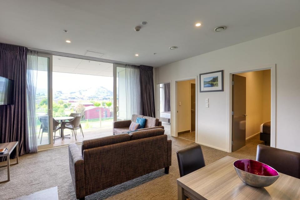 Ramada Suites by Wyndham Queenstown Remarkables Park Hotel in Queenstown