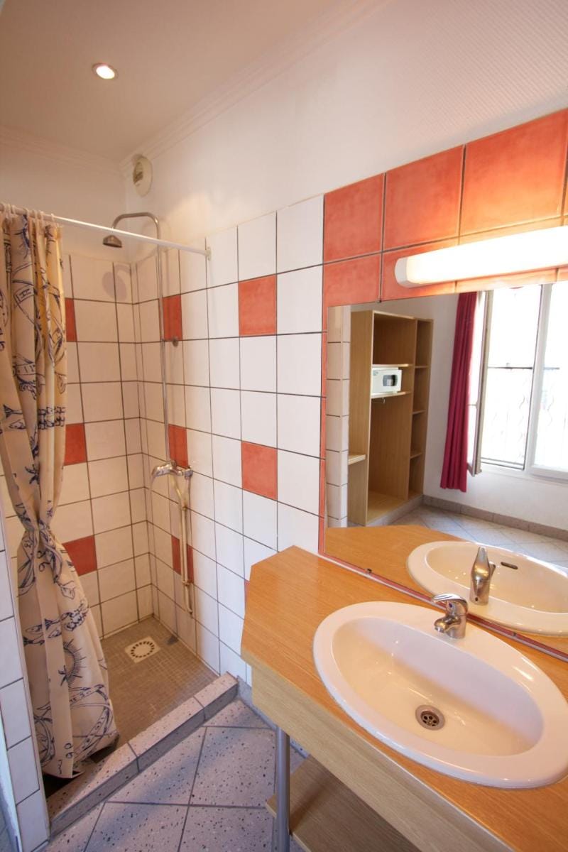 Auberge Internationale Des Jeunes Hostel in Paris