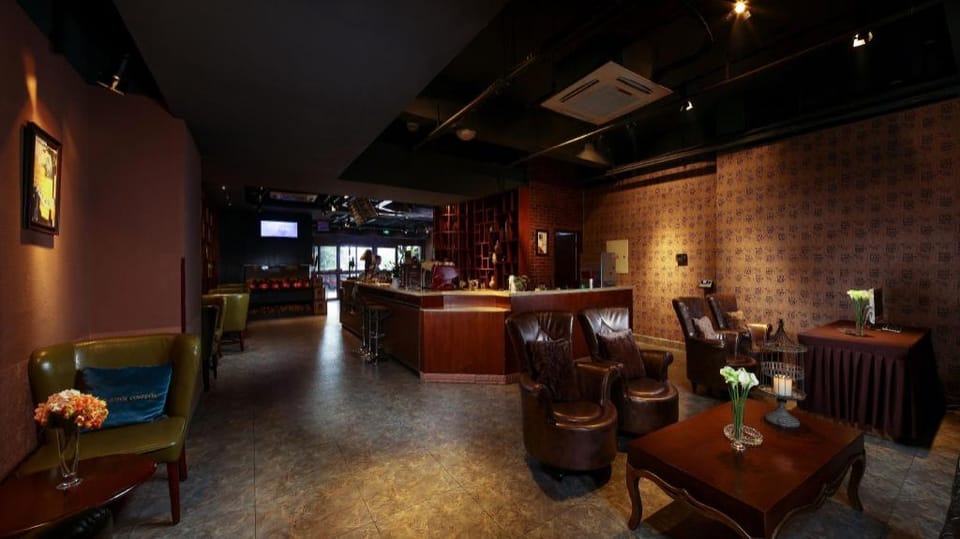 James Joyce Coffee Hotel Chengdu Wuhou Lijiao Metro Station Shuangnan Hotel in Chengdu