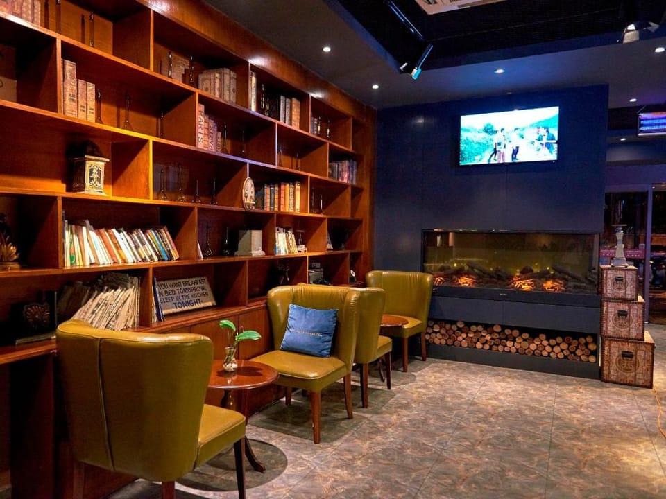 James Joyce Coffee Hotel Chengdu Wuhou Lijiao Metro Station Shuangnan Hotel in Chengdu