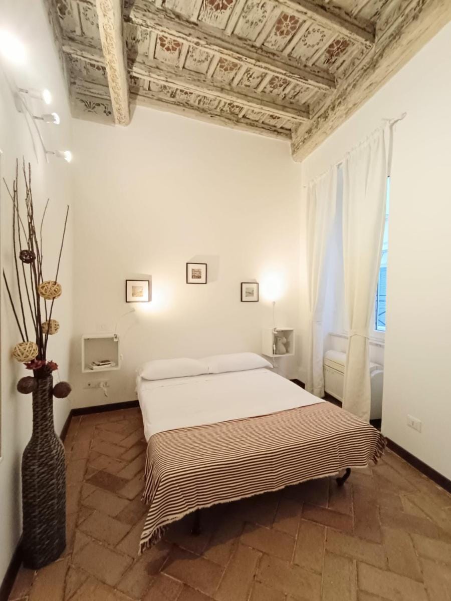 Piccolo Trevi Suites Bed and Breakfast in Rome