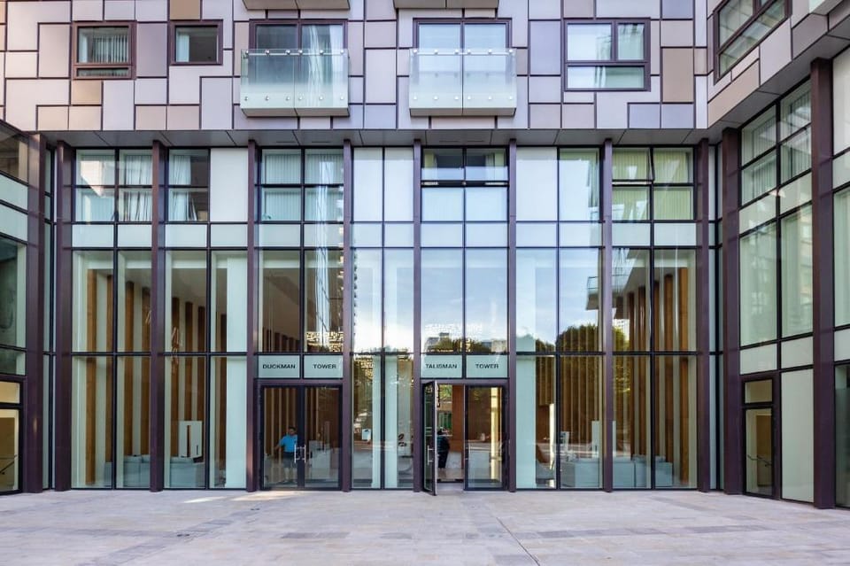 Lincoln Plaza Serviced Apartments by TheSqua.re Apartment in London