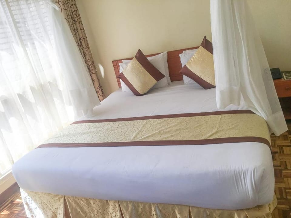 Golden Gates Hotel. Hotel in Kenya
