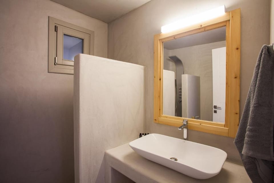 Myconian Platinum Superior & Junior Villas Villa in Mykonos, Mikonos 846 00, Greece