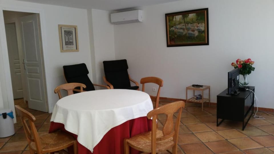 Le Clos du Loup Vacation rental in Roquefort-les-Pins