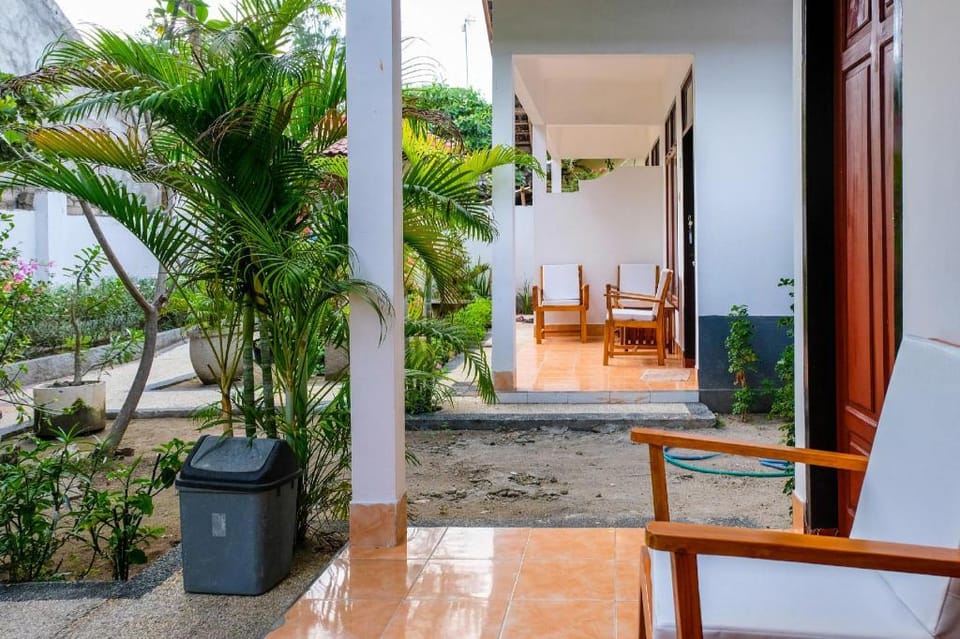 OYO 997 Ocean 2 Bungalows Hotel in Pemenang