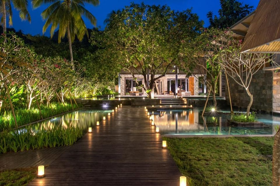 Katamaran Hotel & Resort Resort in Batu Layar