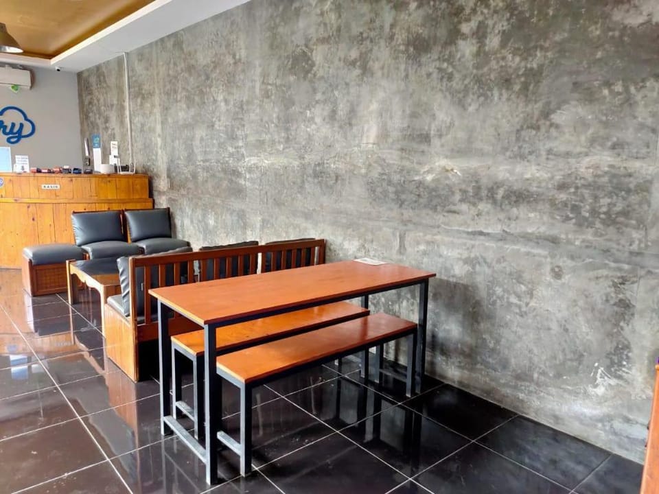 Budi house & food station Bed and Breakfast in Bandung