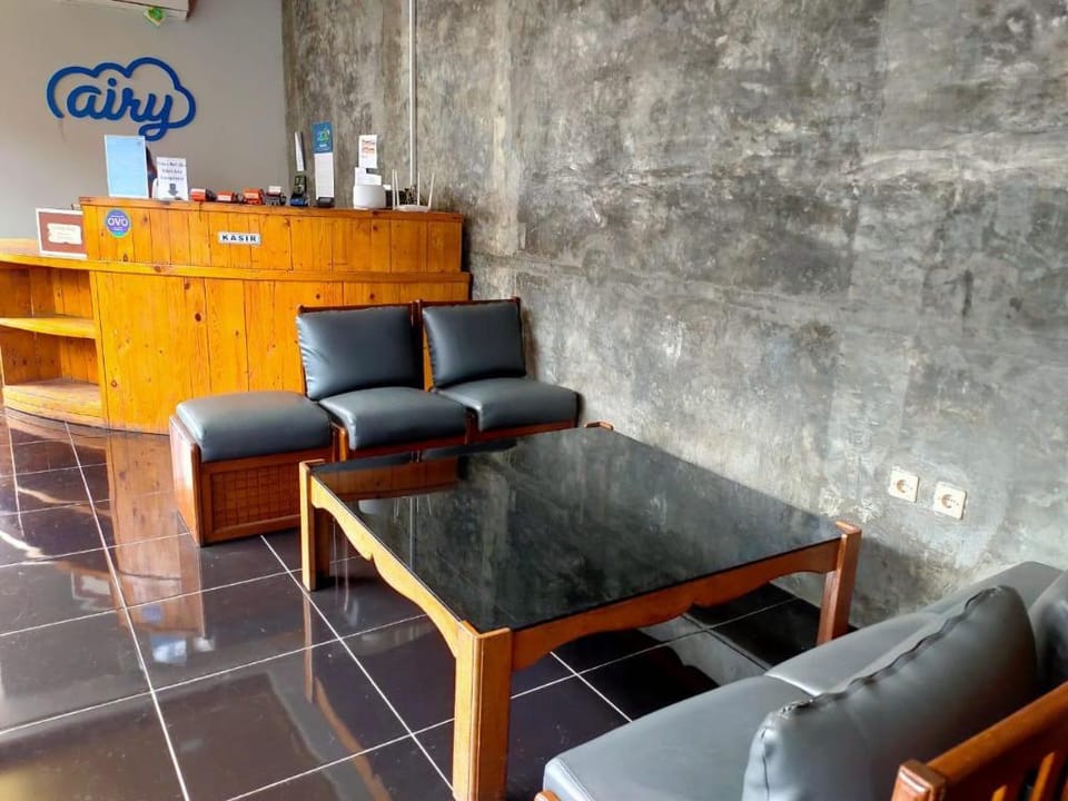 Budi house & food station Bed and Breakfast in Bandung