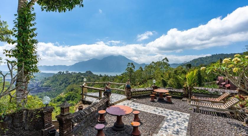 Tiing Bali Guest House Hotel in Bali