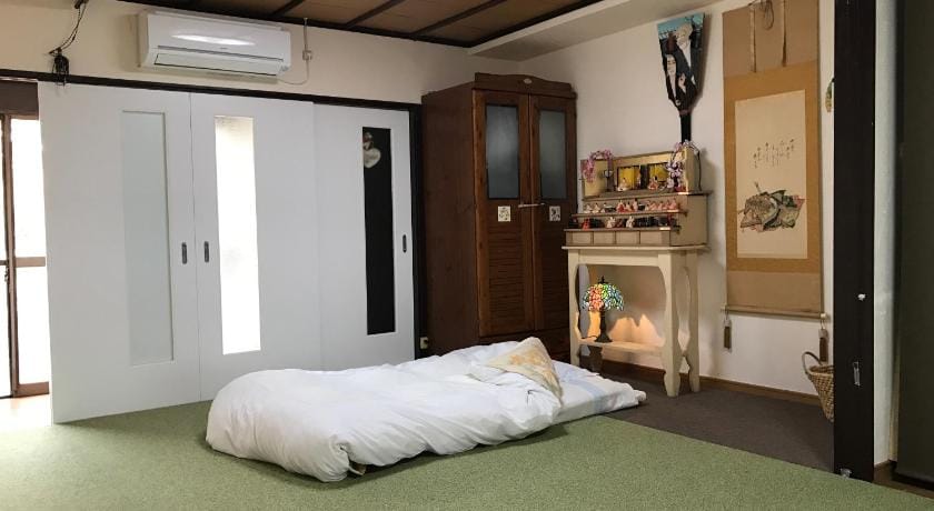 Guest House Siam Bed and Breakfast in Osaka