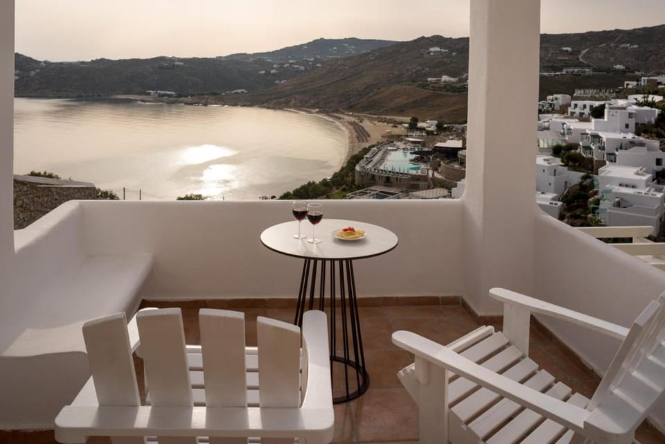 Cova Mykonos Suites Apartment hotel in Mykonos, Mikonos 846 00, Greece