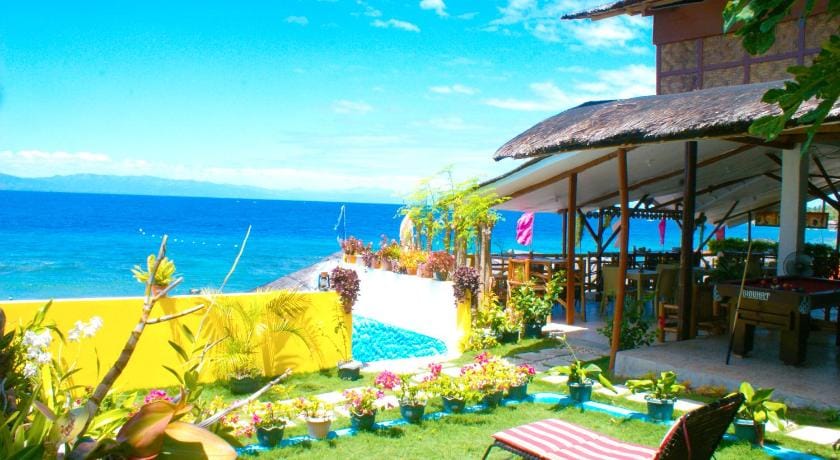 Bamboo Beachhouse Bed and Breakfast in Central Visayas